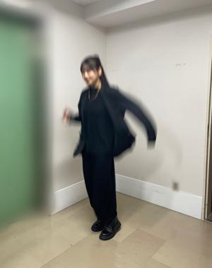 前髪がぱっくり割れていてちょっぴり恥ずかしいけど、いい感じに飛べた気がするので載せたかった🕴 - 画像6