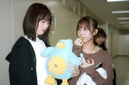 何故私が今柄にもなくお花を持って歩いているのかというと、それは私自身も想像していなかった理由であって - 画像2