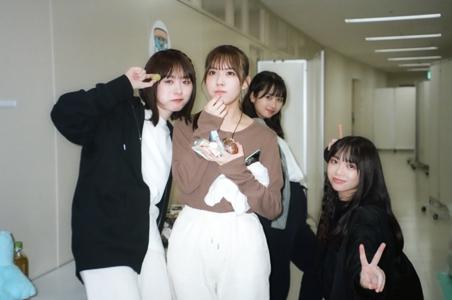 何故私が今柄にもなくお花を持って歩いているのかというと、それは私自身も想像していなかった理由であって - 画像3