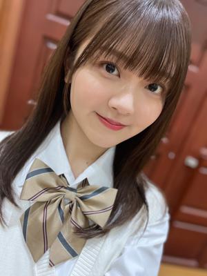 桜ってどうしてあんなに綺麗なのだろうか？見ているだけで心に新しい風が吹くこの現象は一体なんていう名前なのだろう。気になっている山下葉留花です - 画像2