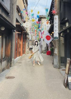 徐々に厳しい寒さも和らぎ、春の陽気を感じられるように...などと堅苦しいオープニングは性に合いません。 小西夏菜実 - 画像3