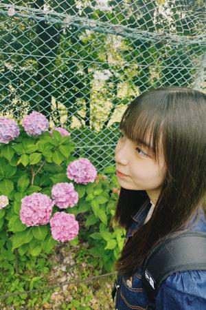 1回ハマった曲は一時的にしか聴かなくなっちゃうけど夏曲は飽きずにずっと聴いていられるんです。夏ってやっぱり盛り上がるよね。渡辺莉奈 - 画像3