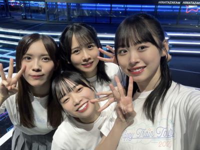 こんなにキメているけど実は照れている。腰に手まで置いちゃっているけど、これでも実は照れている。 - 画像10