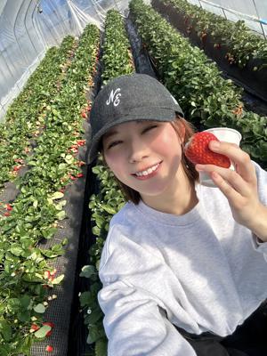 目の前にいる母が今お笑い見ていて、ブログタイトル全く思いつきませんでした。あまりにも楽しそう且つ私にも観てほしそうで、その場を離れる訳にもいきませんでした。許してね。じゃあ、お笑い観てきます。 - 画像11