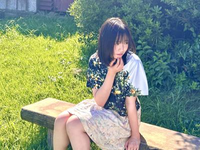 秋が始まったこの時期の八時から窓を開けると、決まって毎年いい匂いがする。ライトをつけて本を開いてペンを握り、書く。いい音がする。懐かしいなとふと思いました正源司陽子です。 - 画像5