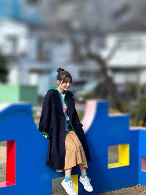 笑顔の先に映るピンクで溢れる花畑 - 画像6