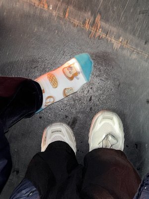 でもあたらしい靴ってだけで雨なのにいつもより楽しい! - 画像2