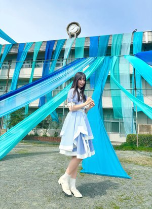 雨や曇りの日も 静かな時間のようで きらいではないです‪˘͈ᵕ˘͈     坂井新奈 - 画像3