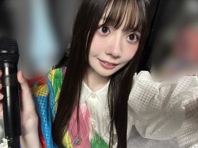 余韻から目が覚めず ふわっとしたなかで 浮遊している 16歳          （~穴空いちゃった）坂井新奈