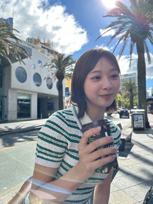 富田鈴花1st写真集 - 画像2