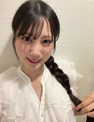 長月　鶴崎仁香のサムネイル