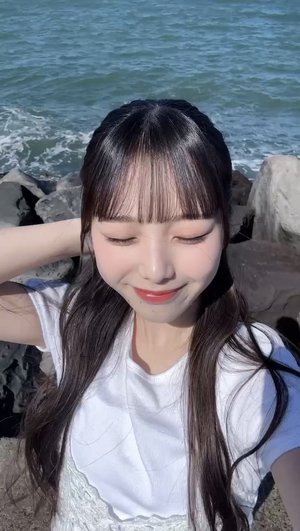 鶏皮チップスだーいすき♡1番最後の写真が1番お気に入りかも、よくここでこのポーズしたなってバランスどーなってるんだろって自分でも思ったのサムネイル
