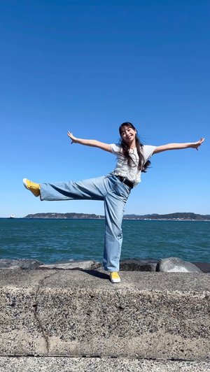 鶏皮チップスだーいすき♡1番最後の写真が1番お気に入りかも、よくここでこのポーズしたなってバランスどーなってるんだろって自分でも思った - 画像3