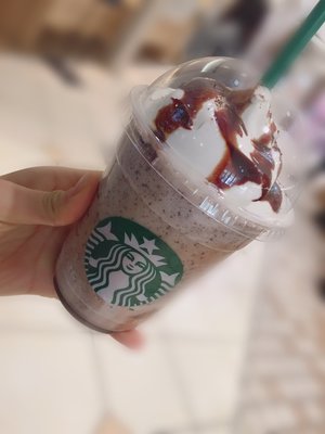 甘いもの中毒(⃔ *`꒳´ * )⃕↝のサムネイル