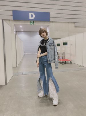パシフィコ横浜：個別握手会のサムネイル