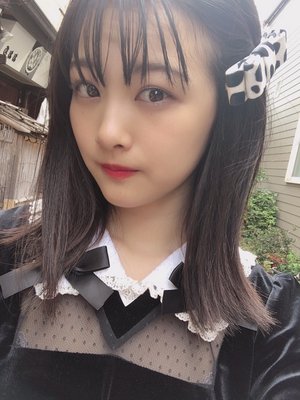 うしろでゆいぽんが寝てるよ。笑 - 画像2
