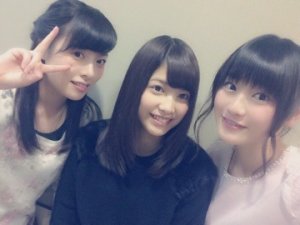 天気はどんより。雨の日のくらーい部屋の中がスキ。❤︎のサムネイル