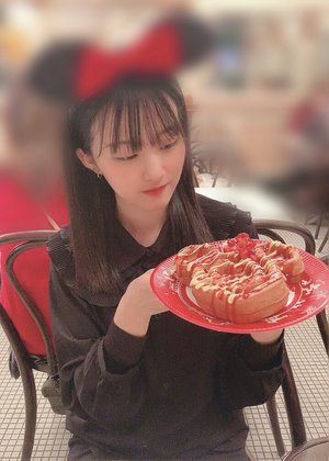 もうすぐハロウィンだし、パーティーやりたいな〜〜仮装したいな〜〜なんて考えていたけど今年もなにもやらずに終わりそうです、、、（ ;  ; ）かぼちゃプリン食べたしまあいっか〜〜🎃🥺🥺 - 画像4