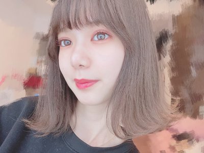 気がついたら鎖骨を触ってる、癖かな？のサムネイル