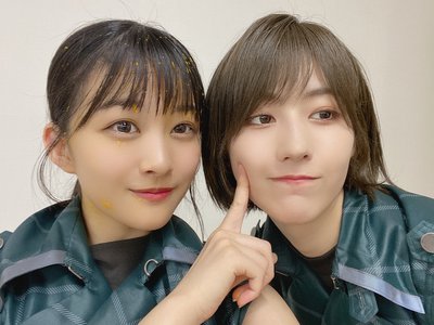 LIVEのリハーサルが始まって、ある日のリハが終わった夜中に新しい靴を買ったんですよ〜そうしたら、次の日ゆいぽんがそれを履いててね、まだ誰にも話してないけど、色も形も全くお揃いだからマネしたみたいで履きにくいよね〜🙃🙃🙃笑 - 画像4