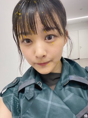 LIVEのリハーサルが始まって、ある日のリハが終わった夜中に新しい靴を買ったんですよ〜そうしたら、次の日ゆいぽんがそれを履いててね、まだ誰にも話してないけど、色も形も全くお揃いだからマネしたみたいで履きにくいよね〜🙃🙃🙃笑 - 画像9