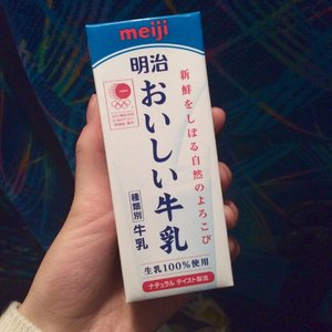 牛乳パンのサムネイル