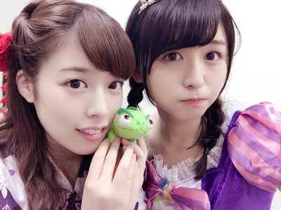 ＼︎︎これはきっと永久的に謎なんですけど、握手会中ファンの皆さんに『さっきご飯何食べた？』って聞かれた時、すぐ答えが出てこない問題❤︎︎293／ - 画像1