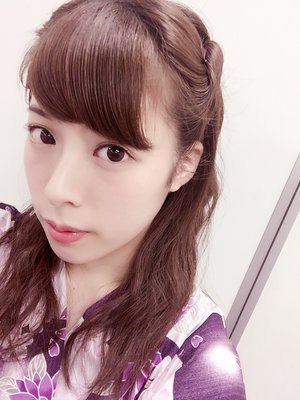 ＼︎︎これはきっと永久的に謎なんですけど、握手会中ファンの皆さんに『さっきご飯何食べた？』って聞かれた時、すぐ答えが出てこない問題❤︎︎293／ - 画像3