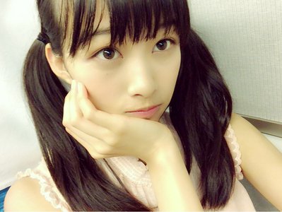 ケータイを触ると眠くなくなるって言うけど、私の場合は逆で眠くなっちゃって寝ちゃいます( Ꙭ)のサムネイル