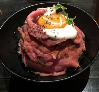 食べたい?食べたい?あーん……あーげへん(￣▽￣)のサムネイル