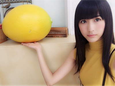 片手にレモン - 画像1