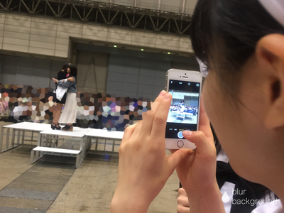 ＼︎︎皆さんが握手会などで送って下さる祝花の板に書いてあるメッセージって、個性があって面白いんですよね。最近で面白いなって思ったのは、この前の握手会の『勇者ヨシヒコ』に絡めたやつ。❤︎︎322／ - 画像1