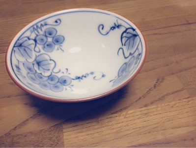 たま～に夜にスーパーに行くとフルーツセットに半額シールが貼ってあってそれを買えたとき、ちょっぴり得した気分になれて嬉しい( ´-` ).｡oO ( ♡ ) - 画像2