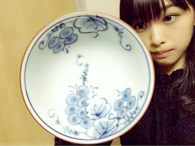 たま～に夜にスーパーに行くとフルーツセットに半額シールが貼ってあってそれを買えたとき、ちょっぴり得した気分になれて嬉しい( ´-` ).｡oO ( ♡ ) - 画像3