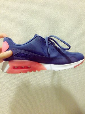 スニーカーはやっぱりいいな。のサムネイル