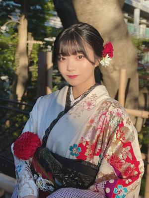 袖を通して　中西アルノのサムネイル