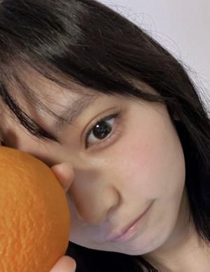 わたしの手からとつた一つのレモンを あなたのきれいな歯ががりりと噛んだのサムネイル