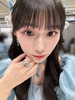 水色と蝶々🦋💭　　　川﨑桜のサムネイル