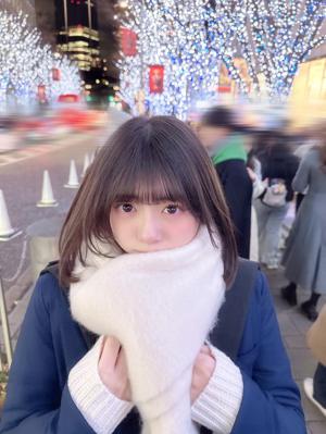 制服とマフラー🧣のサムネイル