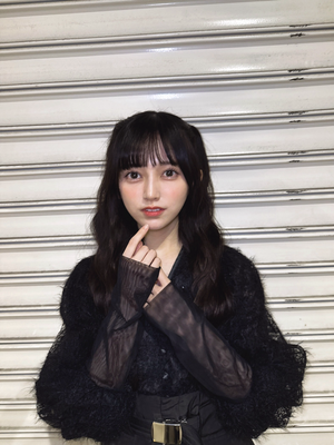 本屋さんに入ってみればその陳列棚の美しさに恍惚とし、家にこうやって本を置きたいと思いつつもどんどん増えていく電子書籍の積ん読、というかもう読んだから電子の海に漂うスペースデブリ。また読むからいいか。そう、本当に必要なのは本じゃなくて本棚、だからお家つくまでに128mm×188mm規格の天井まで届くやつポチろう、電子書籍で深夜に漫画リアルタイム大人買いするの寝不足の原因だし辞めたいし辞めたくないしそんな世の中じゃもう人の家行って本棚見ても人となりなんてわかんなくない？だってもう本を手に入れる意味が''紙媒体のサムネイル