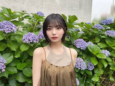 紫陽花にはこびとがいるのねのサムネイル