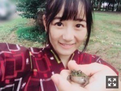 矢印の方向に歩けば歩くほど頭がパイナップルに突き刺さる。 向井葉月のサムネイル