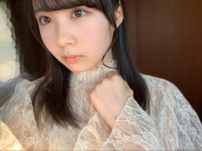 心の中で1人静かに会話しながら歩く。佐藤璃果のサムネイル