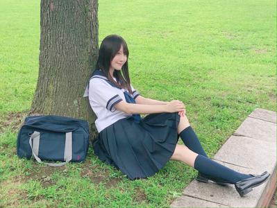 セーラー服の青春 ☺︎ 黒見明香(16)のサムネイル
