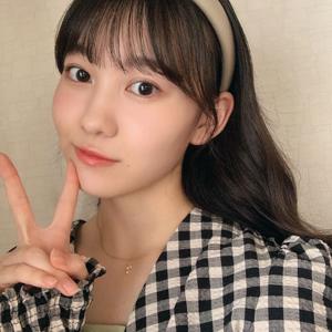 真っ白な雲と傘  松尾美佑のサムネイル