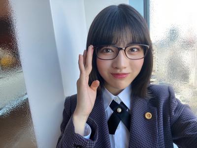 メガネクイッ　エビボンッ　　林瑠奈です。　月曜日お疲れ様でした。のサムネイル