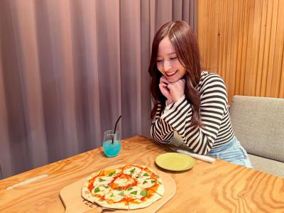 ホームアローンの曲を聴いていて幸せです😊早くクリスマス来ないかな〜🎄🎅　金川紗耶 - 画像3