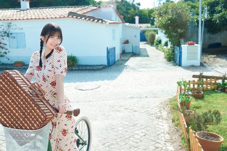 はじめましての写真集    五百城茉央   - 画像3