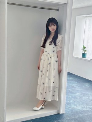 白　#アップトゥボーイ #小川彩 - 画像2