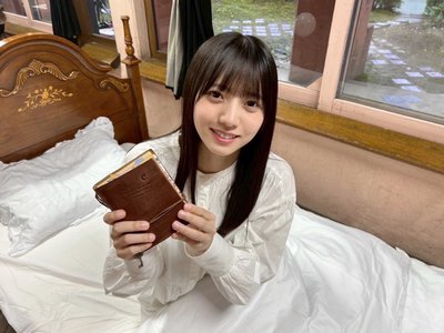 窓辺の灯りのサムネイル